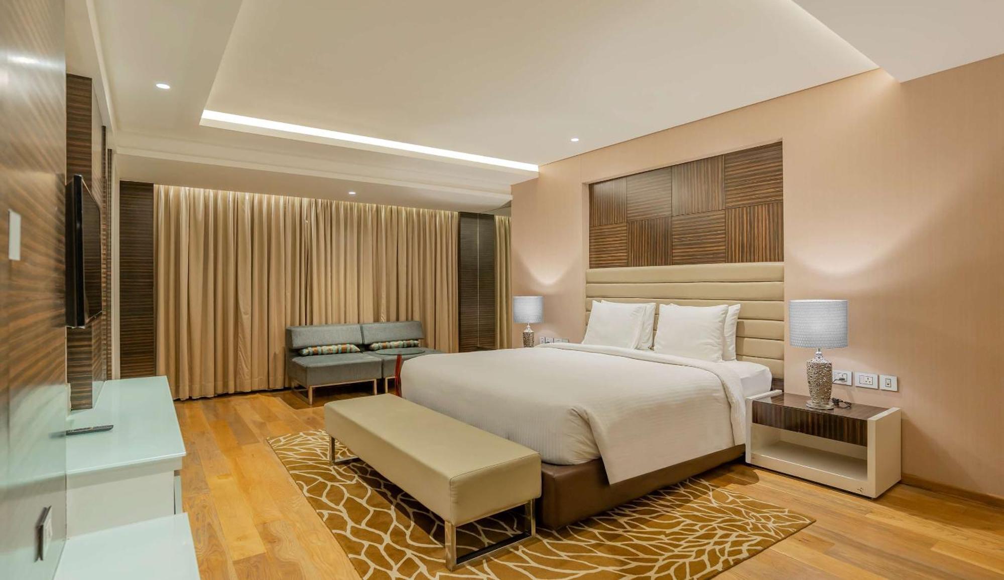 Ocaen Near Delhi Airport 4*
