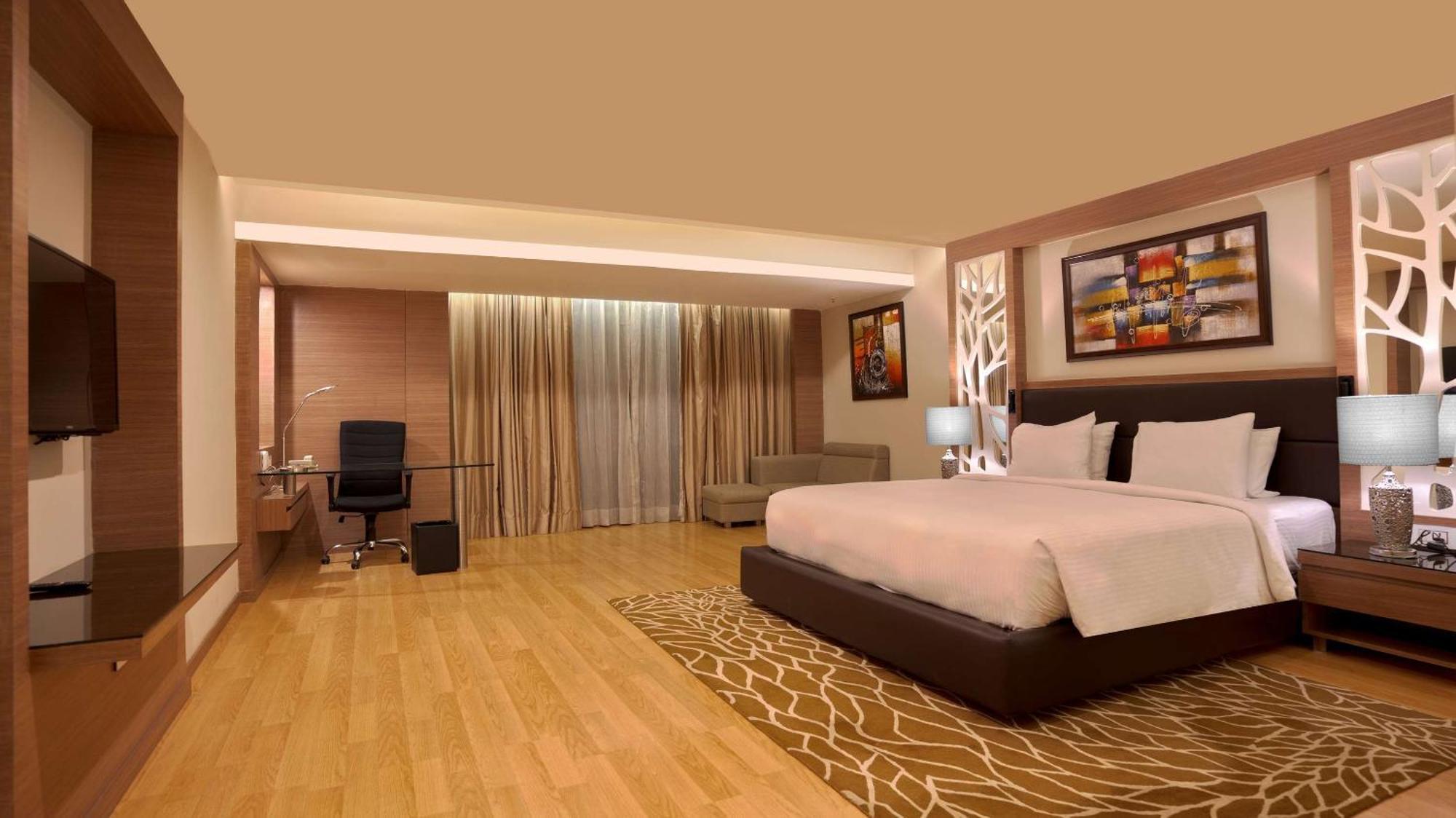 Ocaen Near Delhi Airport Hotel 4*