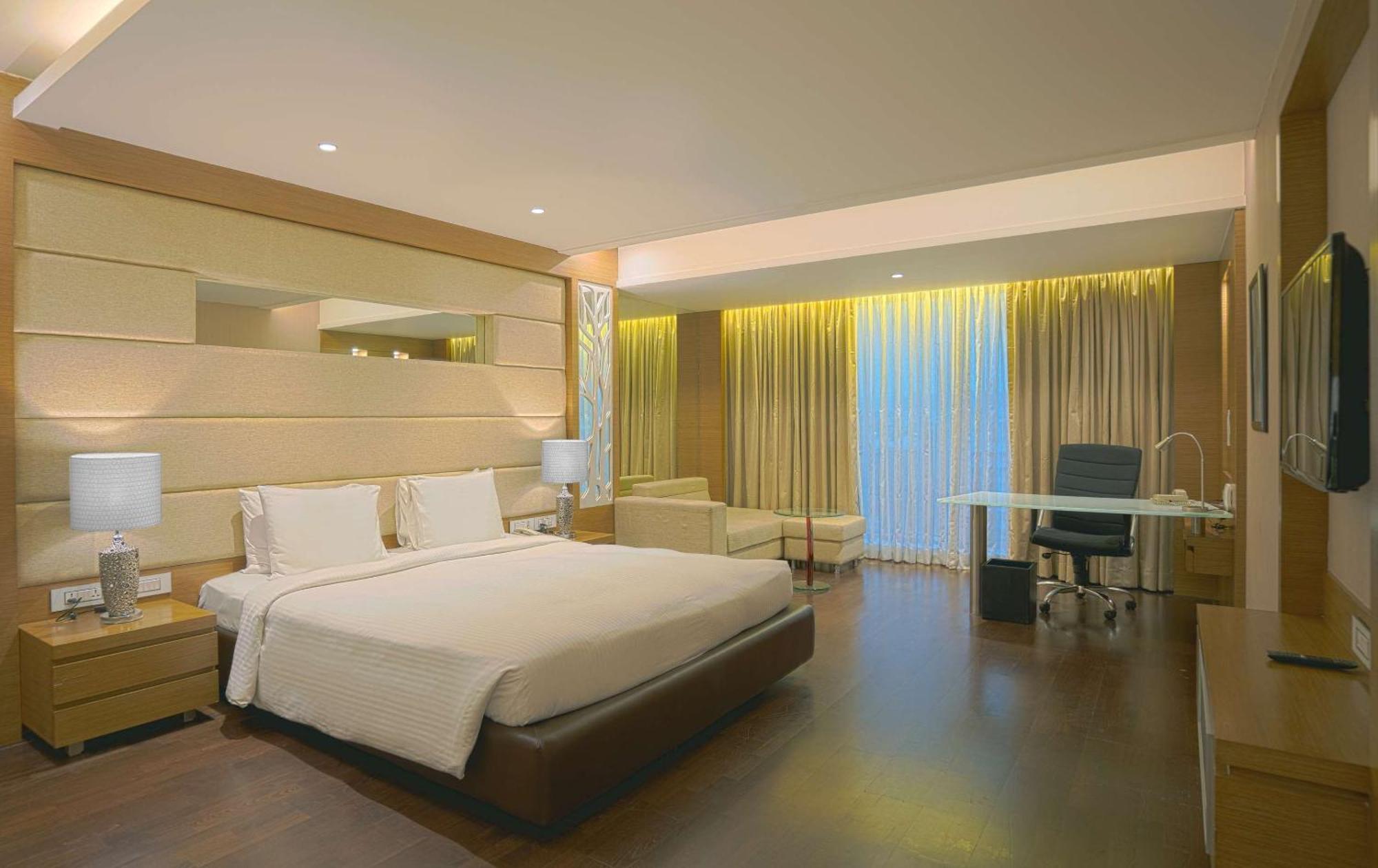 Ocaen Near Delhi Airport 4*