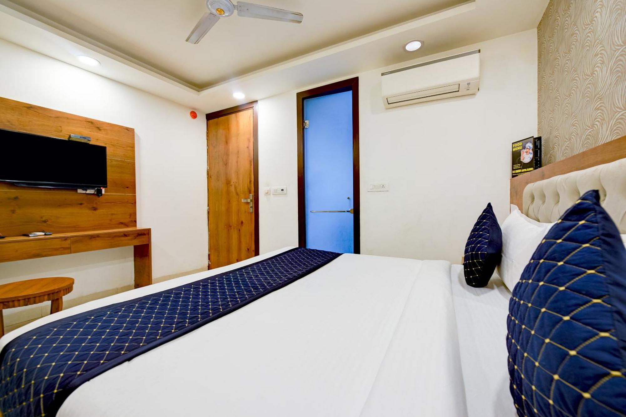 Hotel Ocaen Near Delhi Airport 4*