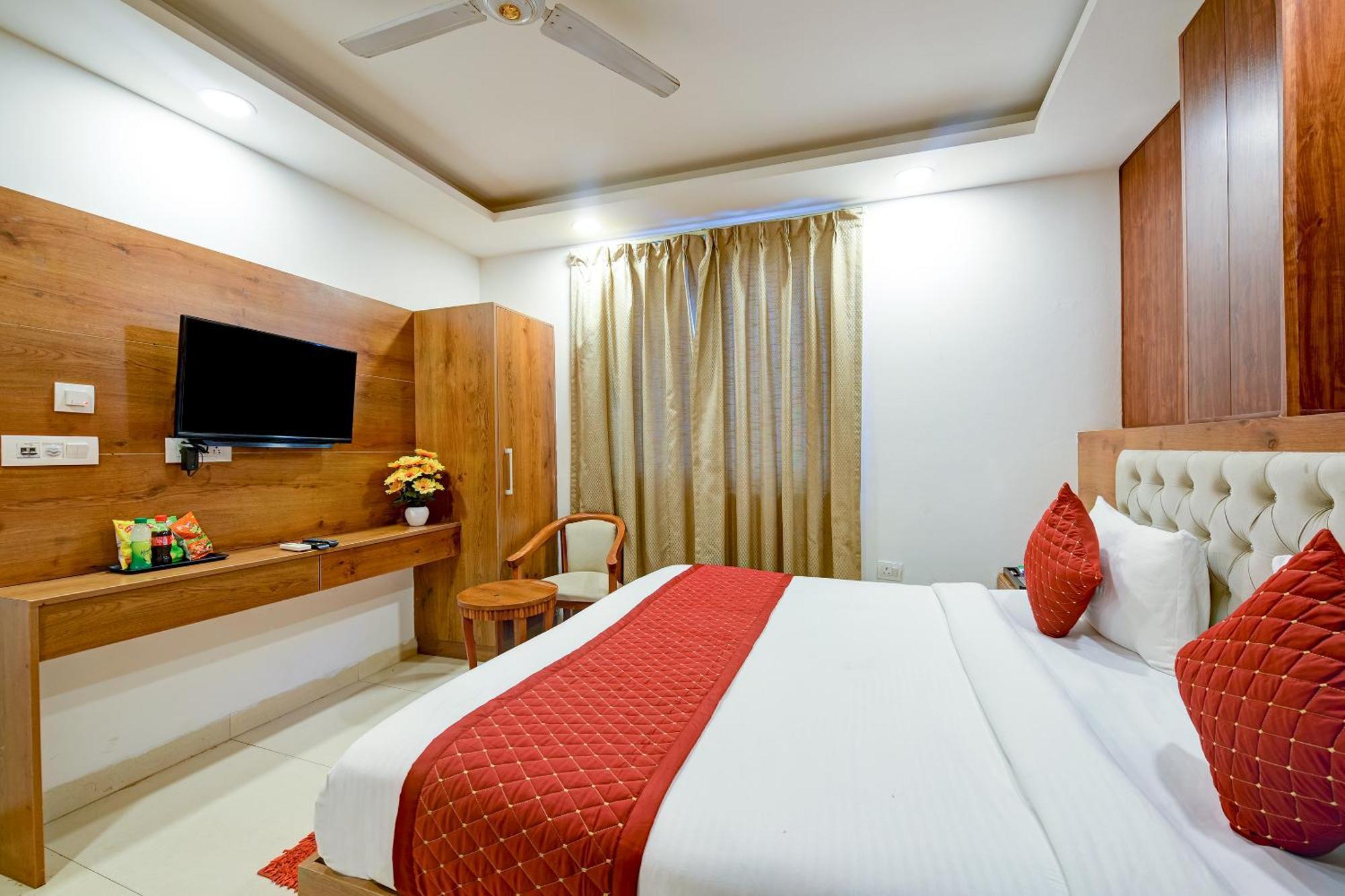 Ocaen Near Delhi Airport 4*