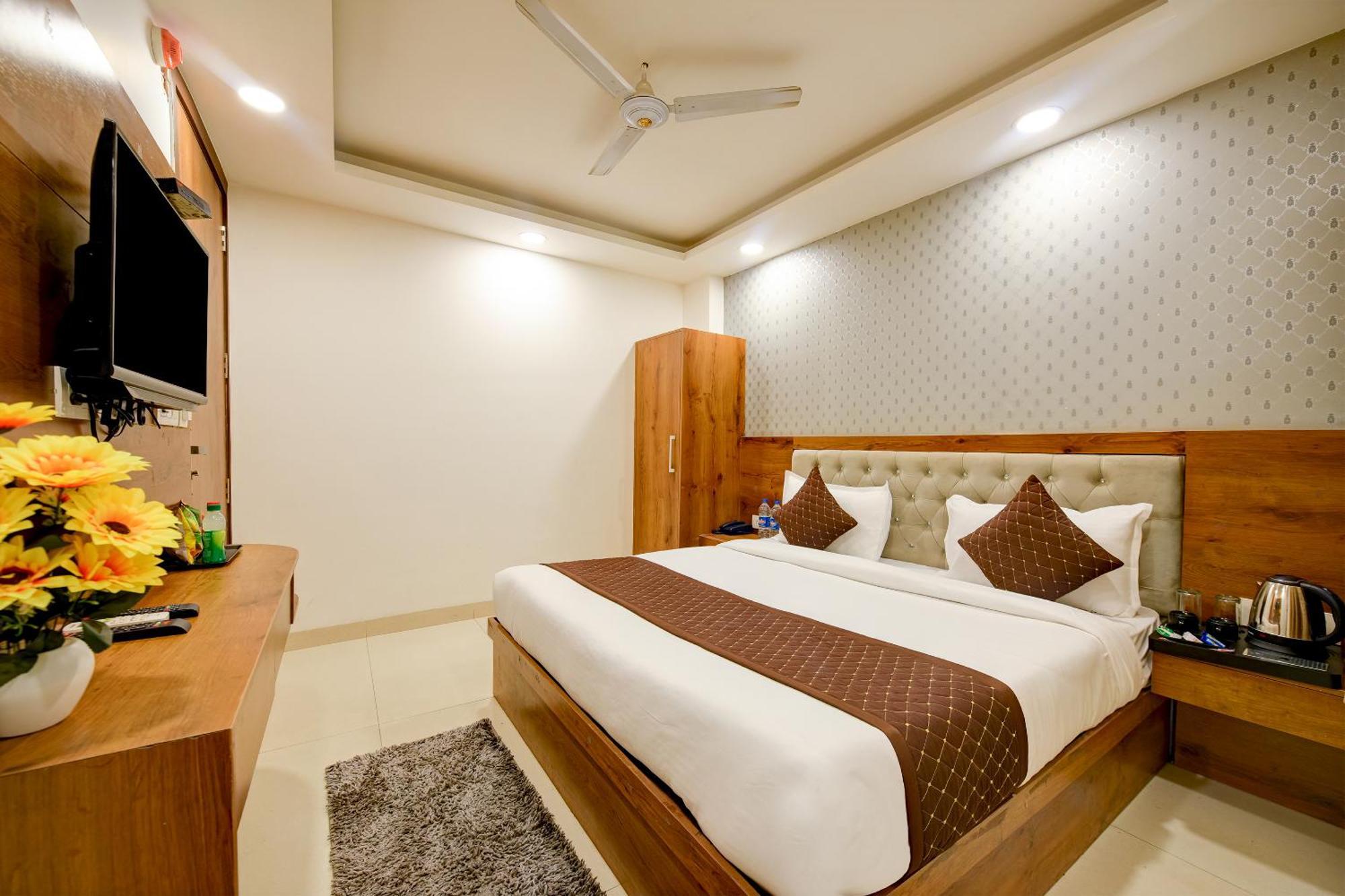 Hotel Ocaen Near Delhi Airport