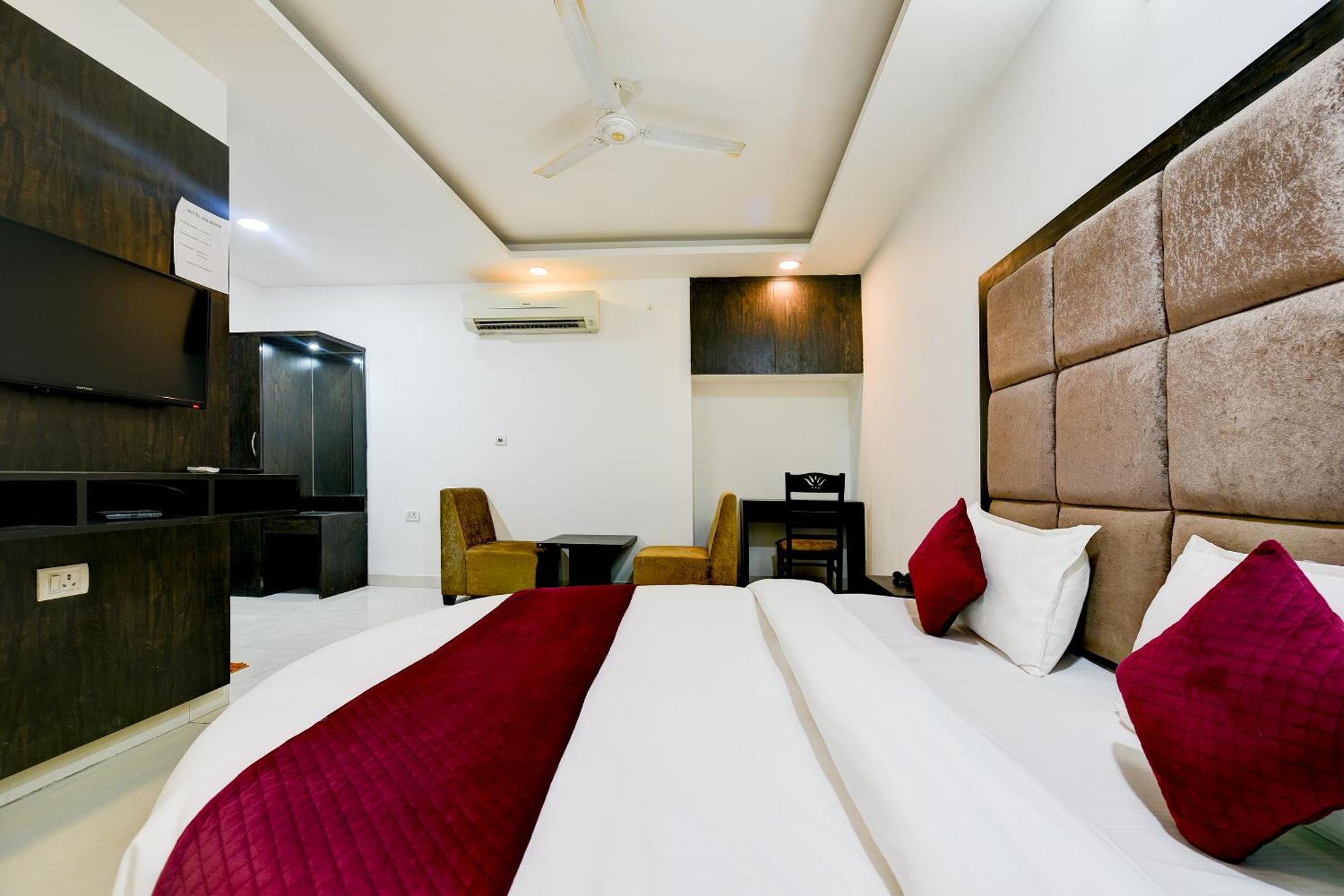 Ocaen Near Delhi Airport Hotel 4*