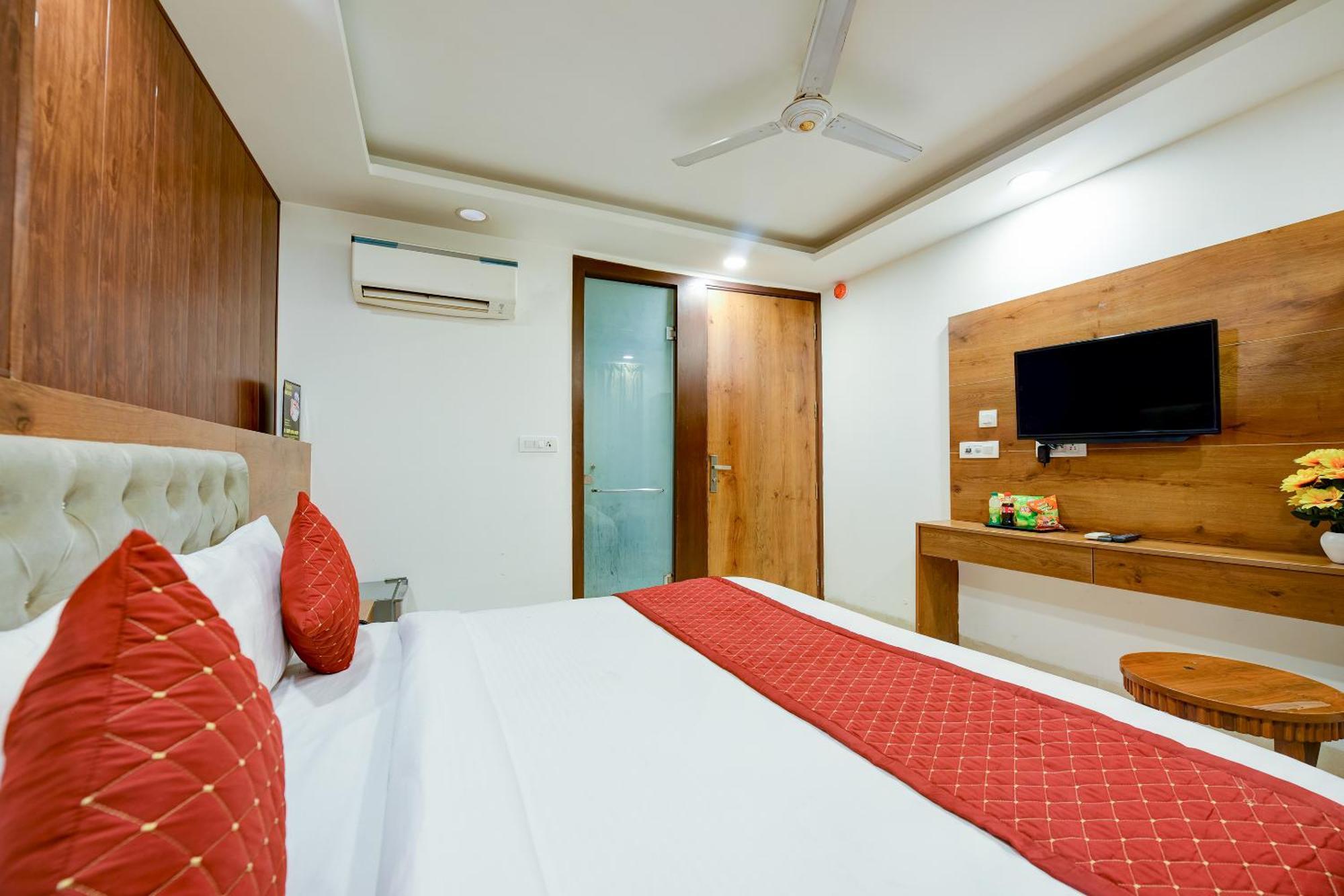 Ocaen Near Delhi Airport 4*
